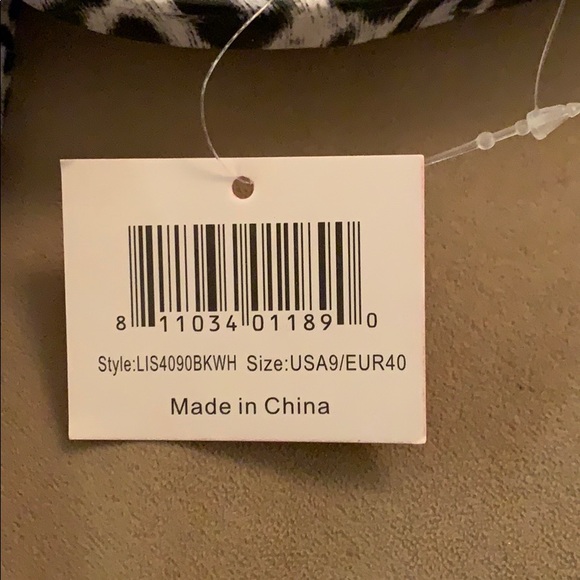 White and black Leopard/Cheetah jelly sandals!! - Picture 5 of 5